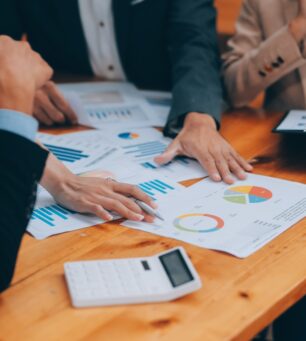 Business,People,Entrepreneurs,Teams,Are,Meeting,Discussing,And,Problem,Solving Business,People,Entrepreneurs,Teams,Are,Meeting,Discussing,And,Problem,Solving